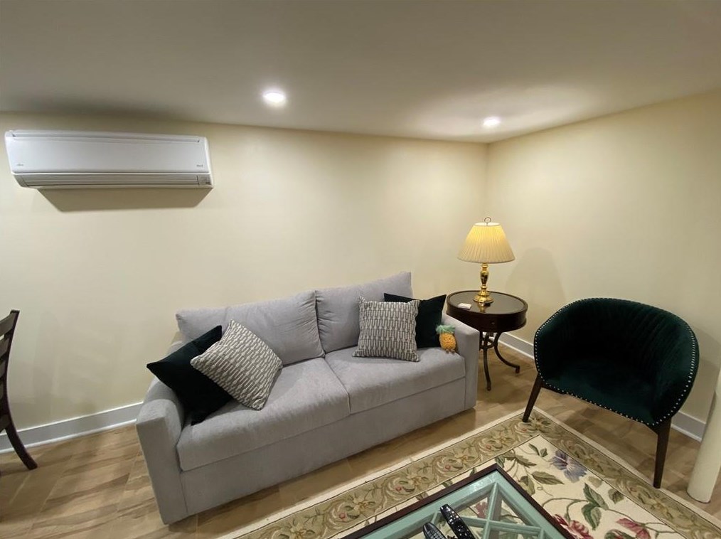 8 Franklin St #1, Middletown, RI 02840