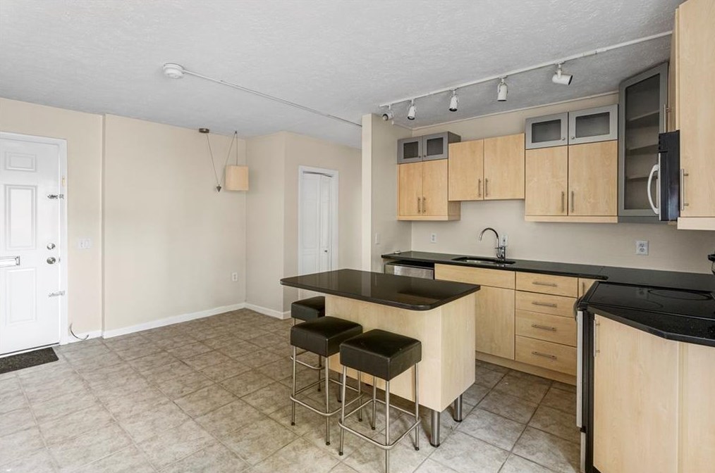 245 Gano St #8, Providence, RI 02906