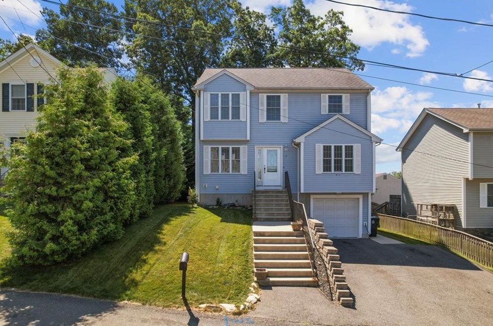 14 Marques St, Cumberland, RI 02864