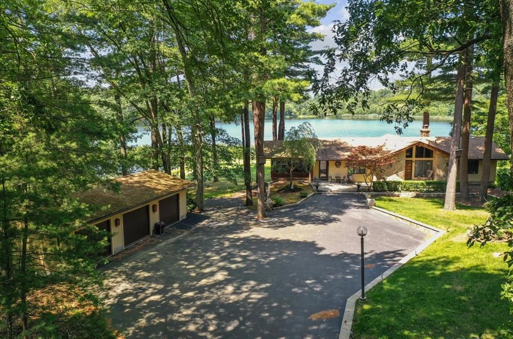 1103 Snake Hill Rd, Scituate, RI 02857-2712
