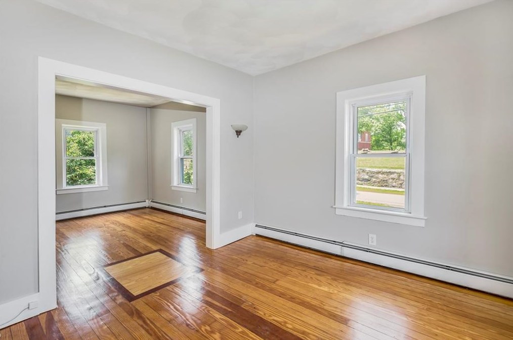 76 Phillips St, North Kingstown, RI 02852