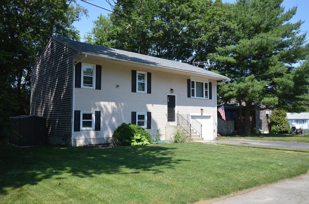 15 Wisteria Ln, Cranston, RI 02920 exterior