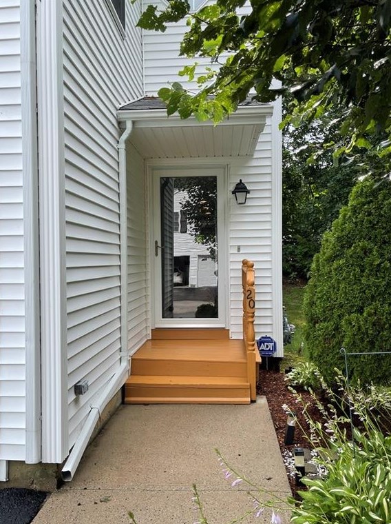 450 Providence St #20, West Warwick, RI 02893