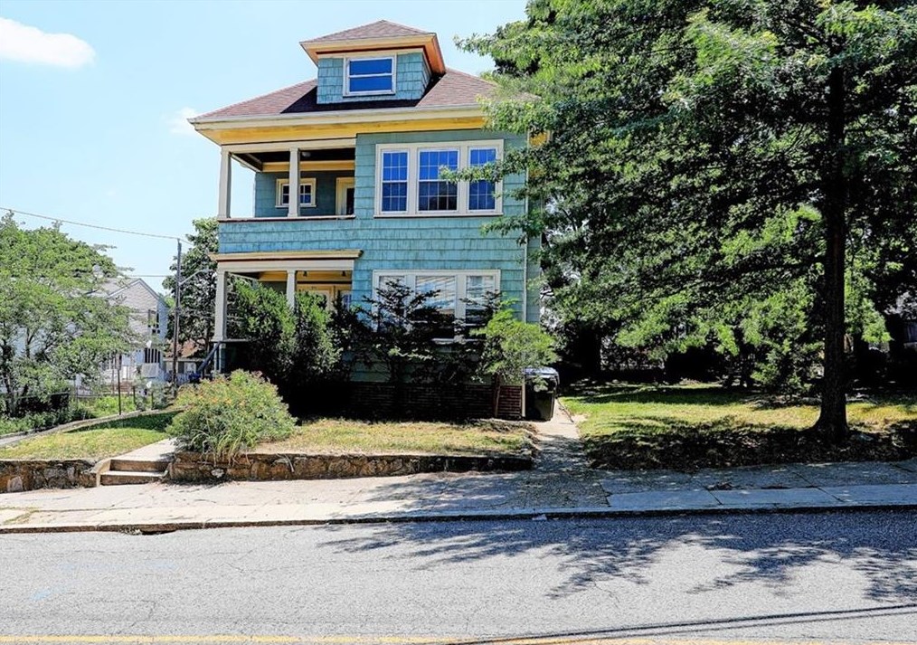 883 River Ave, Providence, RI 02908