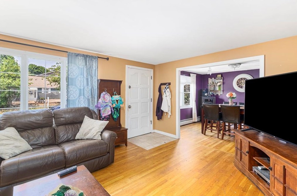 4 Rockwell Ave, North Providence, RI 02911