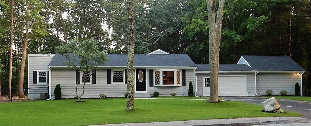 30 Highwood Dr, Coventry, RI 02816