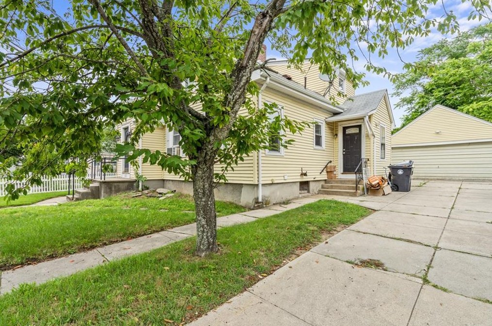 453 Woonasquatucket Ave, Providence, RI 02911