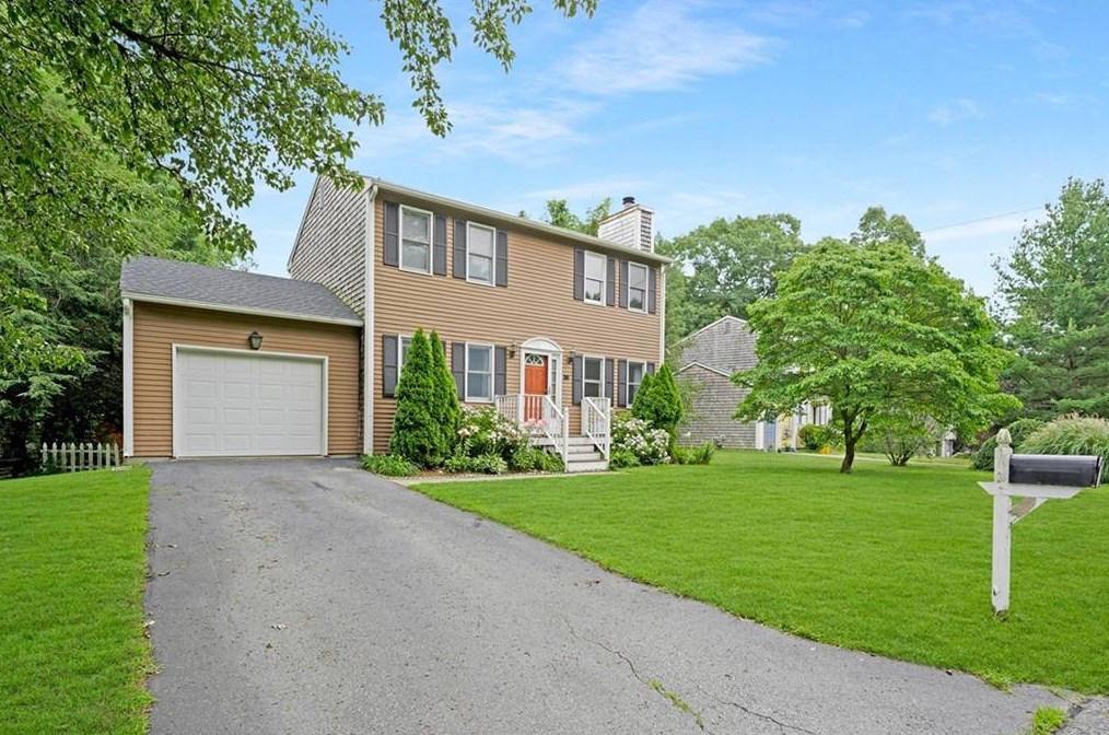 36 Walden Way, Cranston, RI 02921 exterior