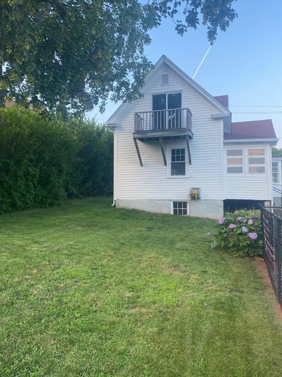 127 Dewolf Ave, Bristol RI  02809-3623 exterior