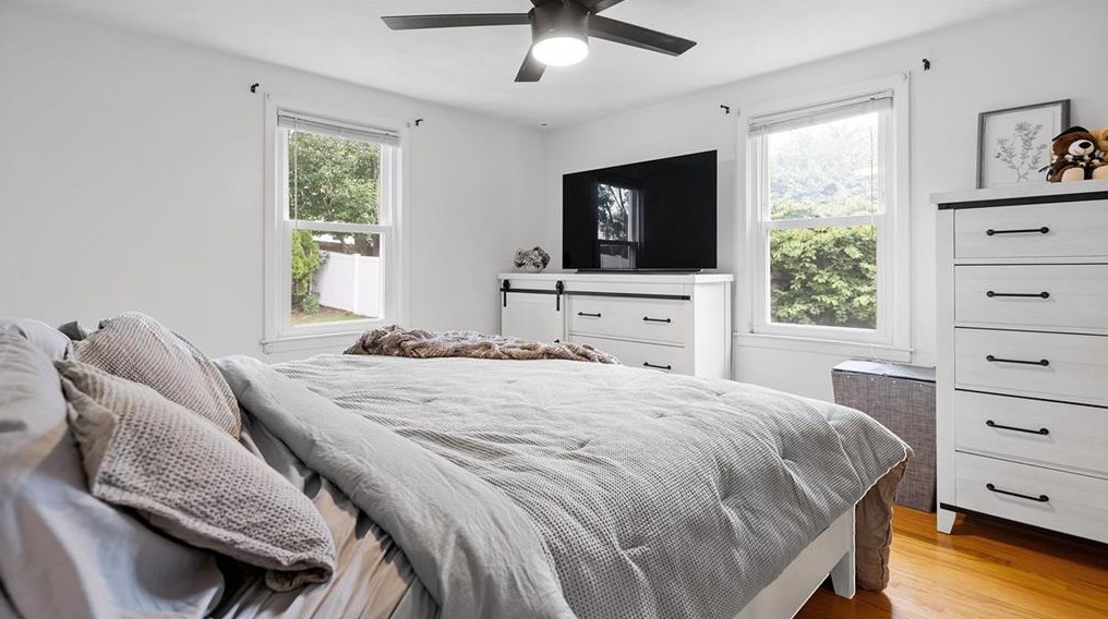 138 Scenic Dr, Cranston RI  02920-3142 exterior