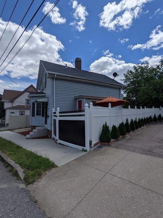 88 Bailey St, Cranston, RI 02920 exterior