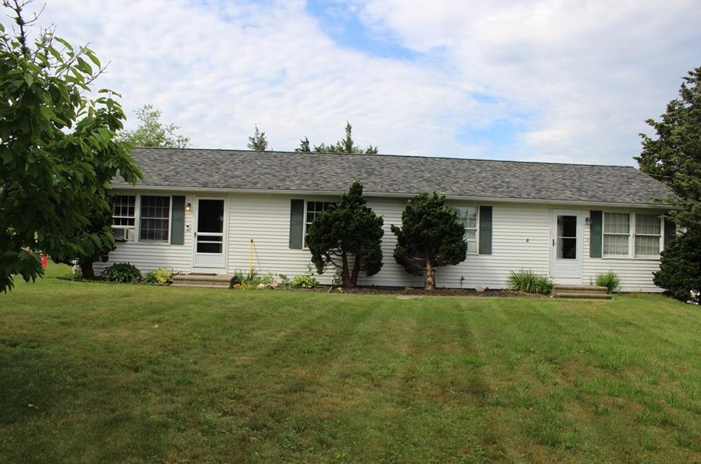50 Willow Ln, Portsmouth, RI 02871-1611