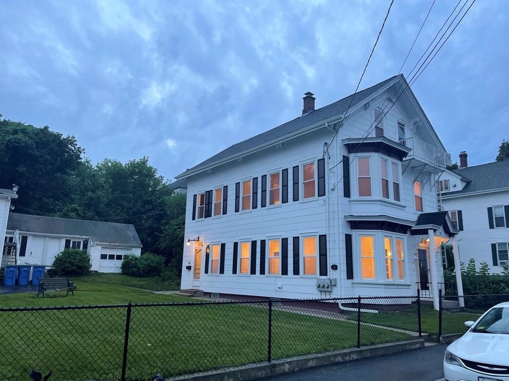 20 Central St, Lincoln, RI 02838