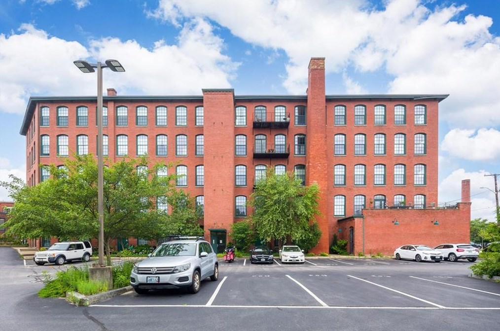 28 Bayley St #305, Pawtucket, RI 02860