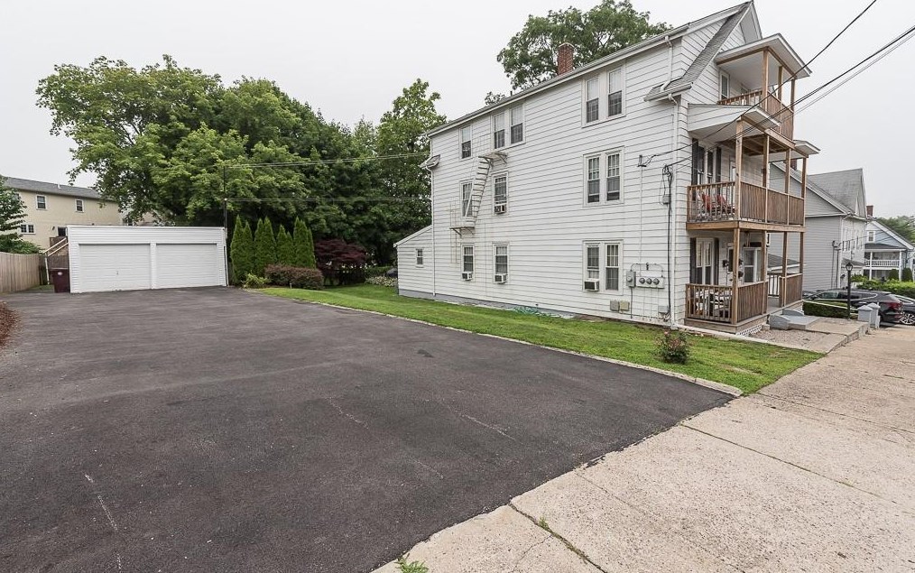 25 Moore St, Woonsocket, RI 02895