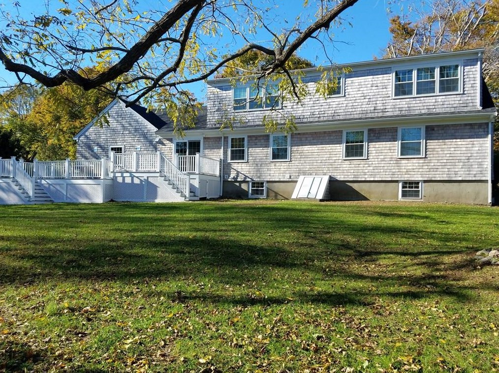 1312 Wapping Rd, Middletown, RI 02842
