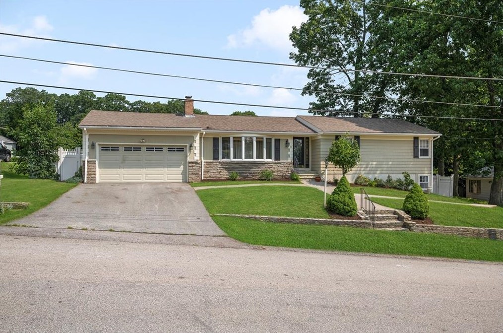 9 Teakwood Dr, Providence, RI 02919