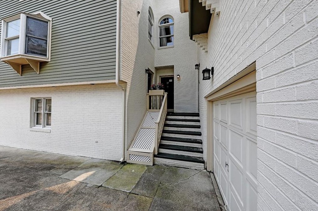 25 Miles Ave #17, North Providence, RI 02906
