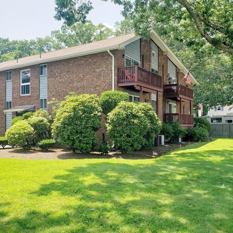 130 Pilgrim Pkwy #10, Warwick, RI 02888