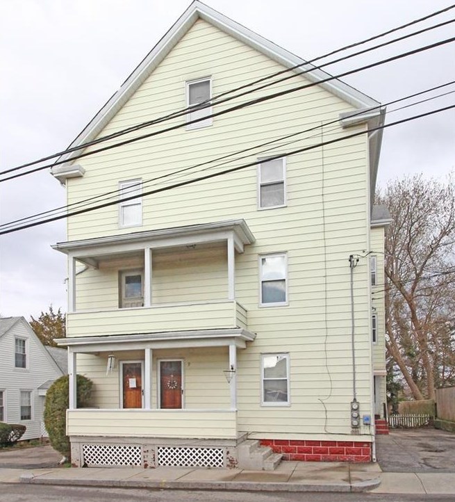 9 Barney St, Warren, RI 02885