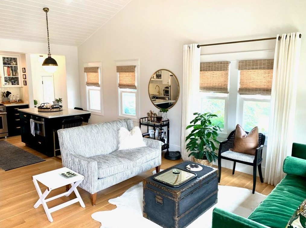 11 Eustis Ave, Middletown, RI 02840