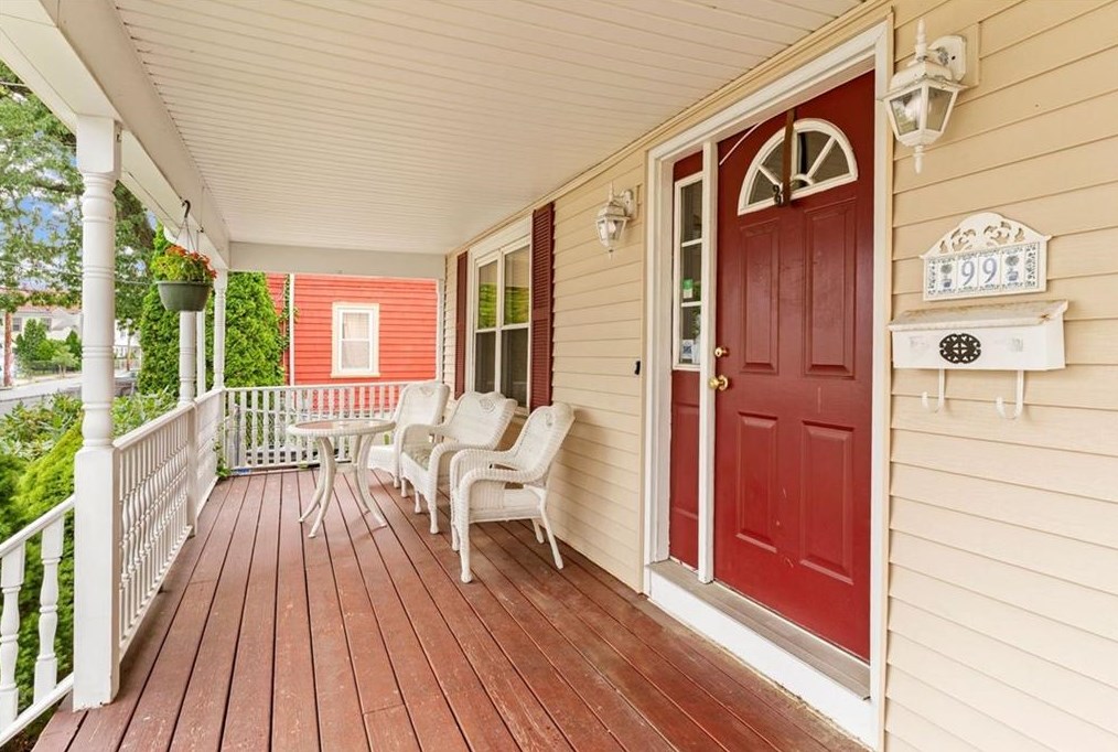99 Bucklin St, Pawtucket, RI 02861-1901