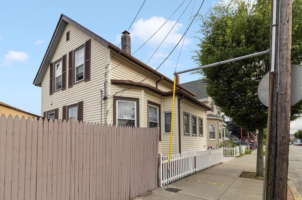 715 Broadway, Pawtucket, RI 02860-1145