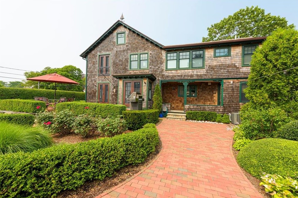 22 Mathewson St, South Kingstown, RI 02882