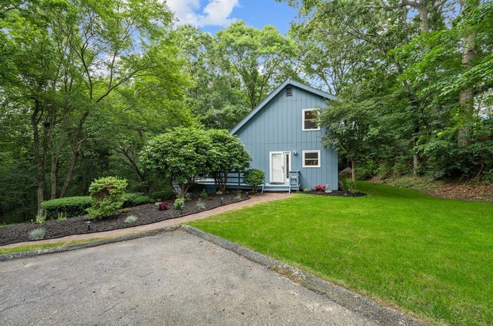 50 Sherwood Dr, Westerly, RI 02891