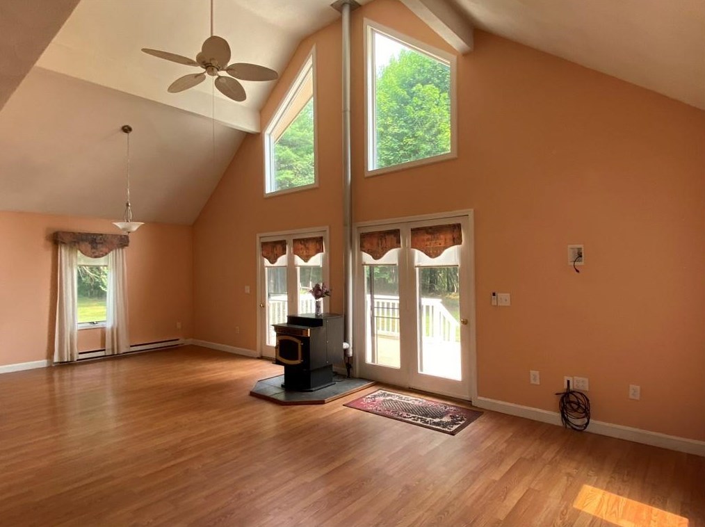 345 Mishnock Rd, West Greenwich, RI 02817