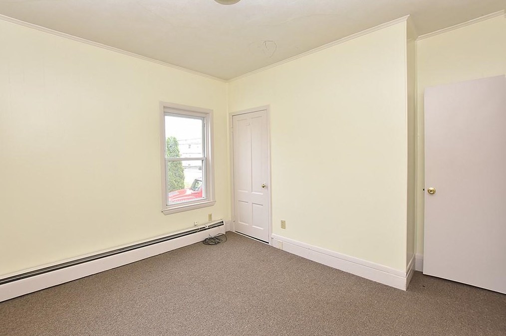 706 Cottage St, Pawtucket RI  02861-1275 exterior