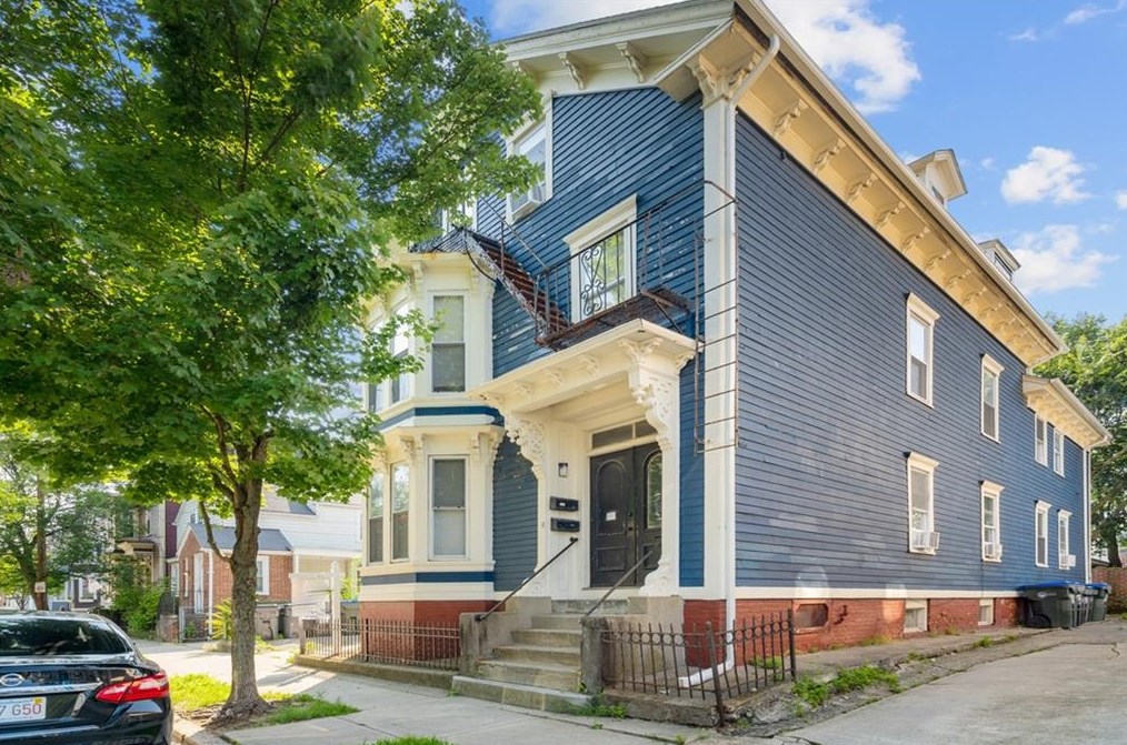 72 Vernon St, Providence, RI 02903
