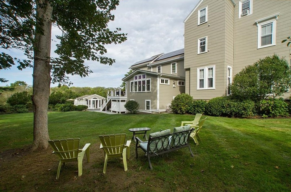 95 Coggeshall Ave Apt 4, Middletown, RI 02840