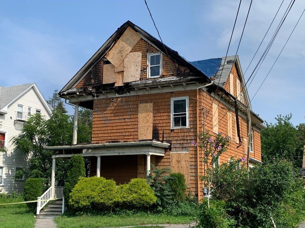 139 Wentworth Ave, Providence, RI 02905