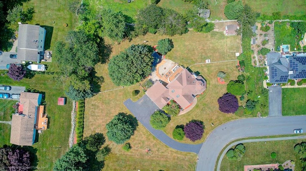 87 Gossets Turn Dr, Middletown, RI 02842