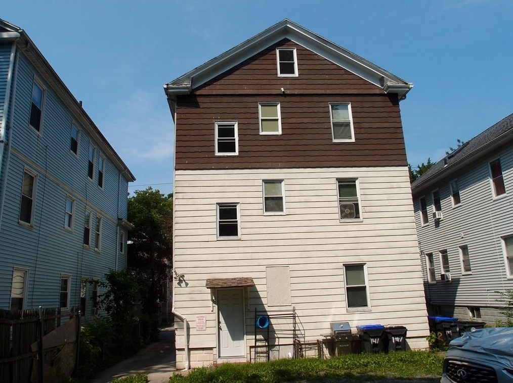 147 Camden Ave, Providence, RI 02908
