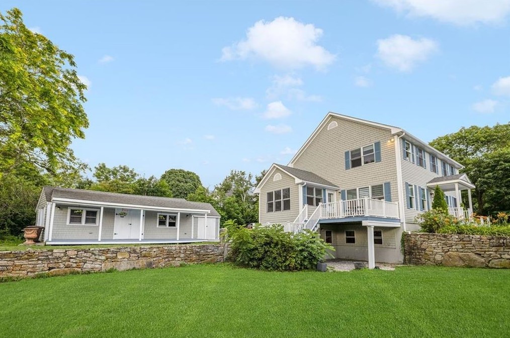 1443 Crandall Rd, Tiverton, RI 02878