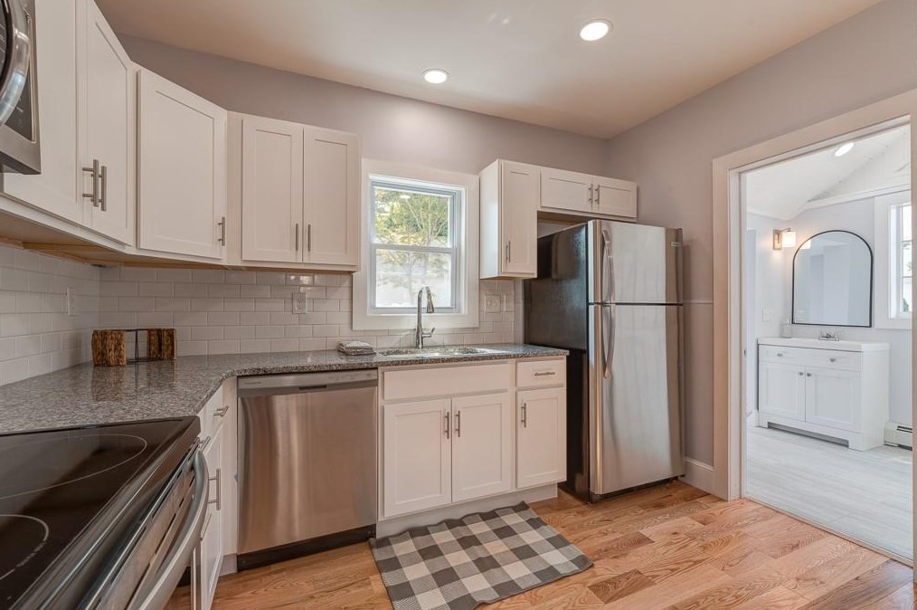 49 Randall St, Cranston RI  02920-5023 exterior