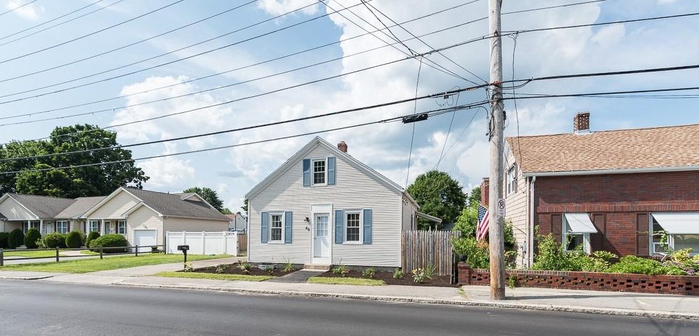 49 Randall St, Cranston RI  02920-5023 exterior