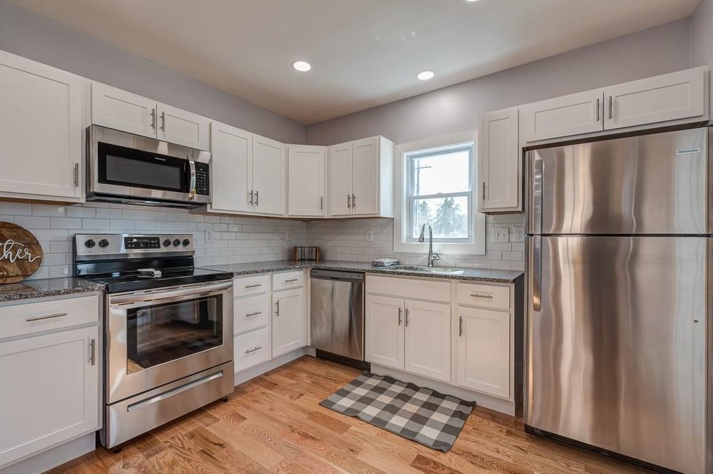 49 Randall St, Cranston RI  02920-5023 exterior