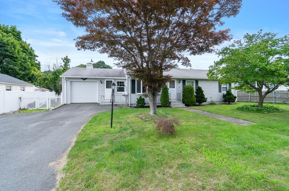 21 Brookside Ave, North Providence RI  02911-1510 exterior