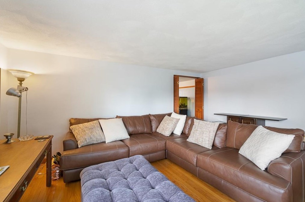 21 Brookside Ave, North Providence RI  02911-1510 exterior