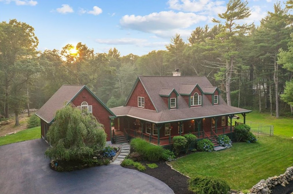 353 Weaver Hill Rd, Coventry, RI 02816