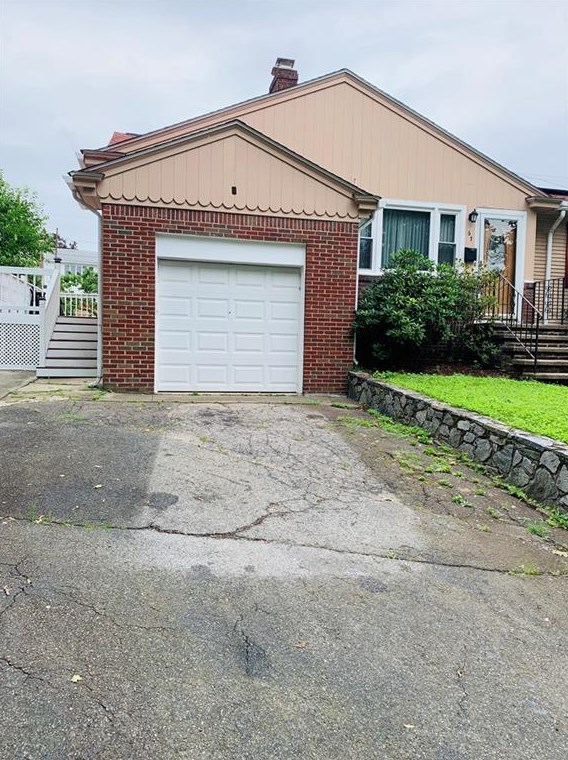 67 Imperial Ave, Cranston, RI 02920-2318