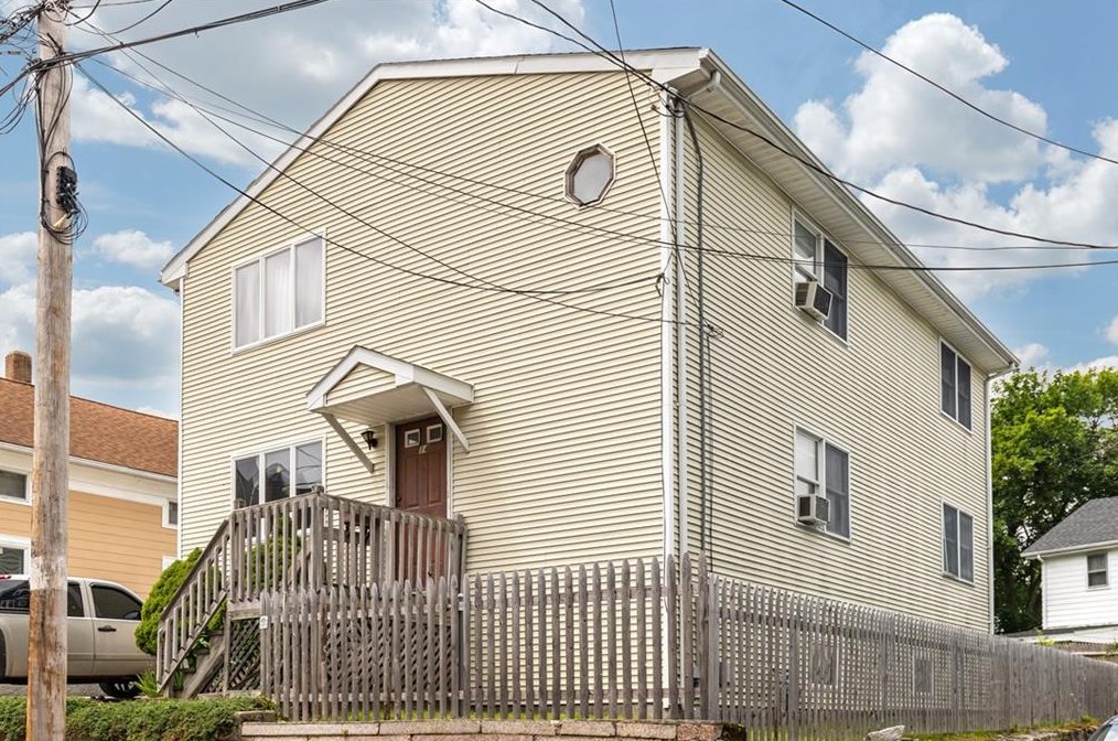 16 Eva St, Providence, RI 02908