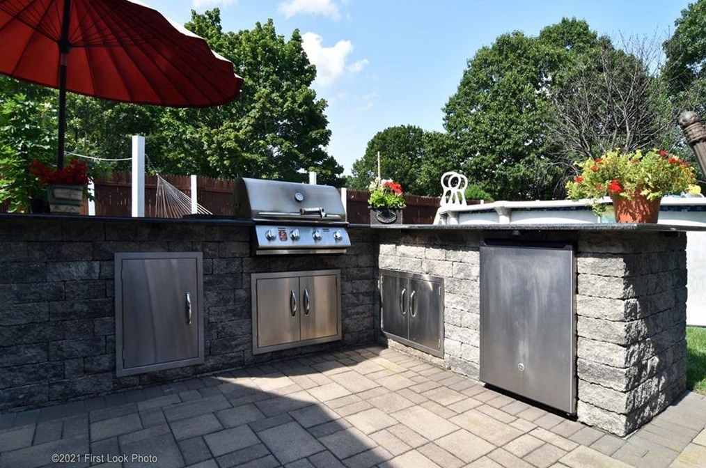 36 Deming St, Pawtucket RI  02861-1430 exterior