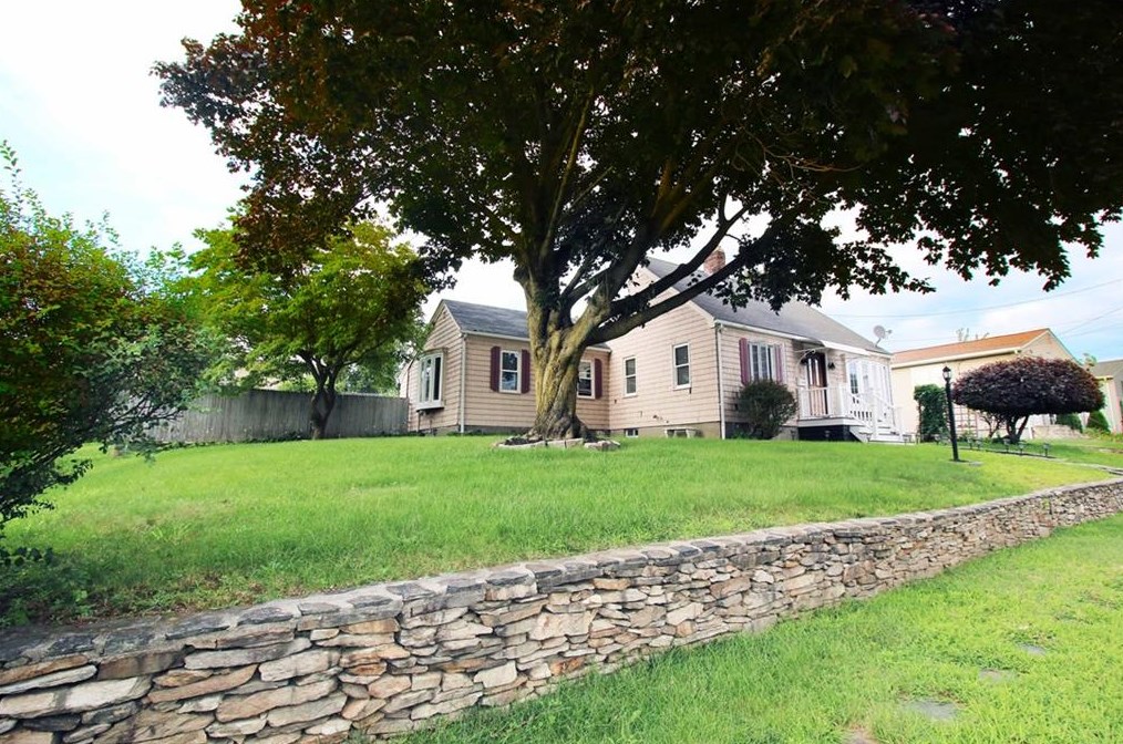 21 Lookout Ave, Cranston, RI 02920-7108