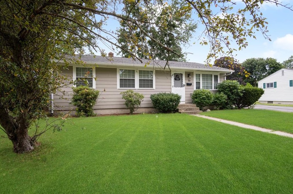 50 Hoyt St, Warwick, RI 02886