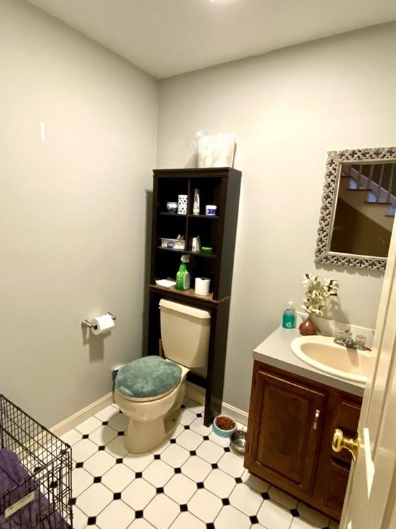 47 Lafayette Dr, Bristol RI  02809-5012 exterior