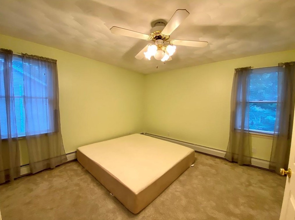 47 Lafayette Dr, Bristol RI  02809-5012 exterior